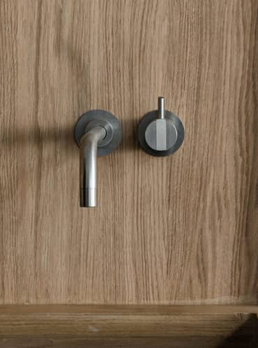 111X One Handle Built-In Basin Mixer Lever On Right
