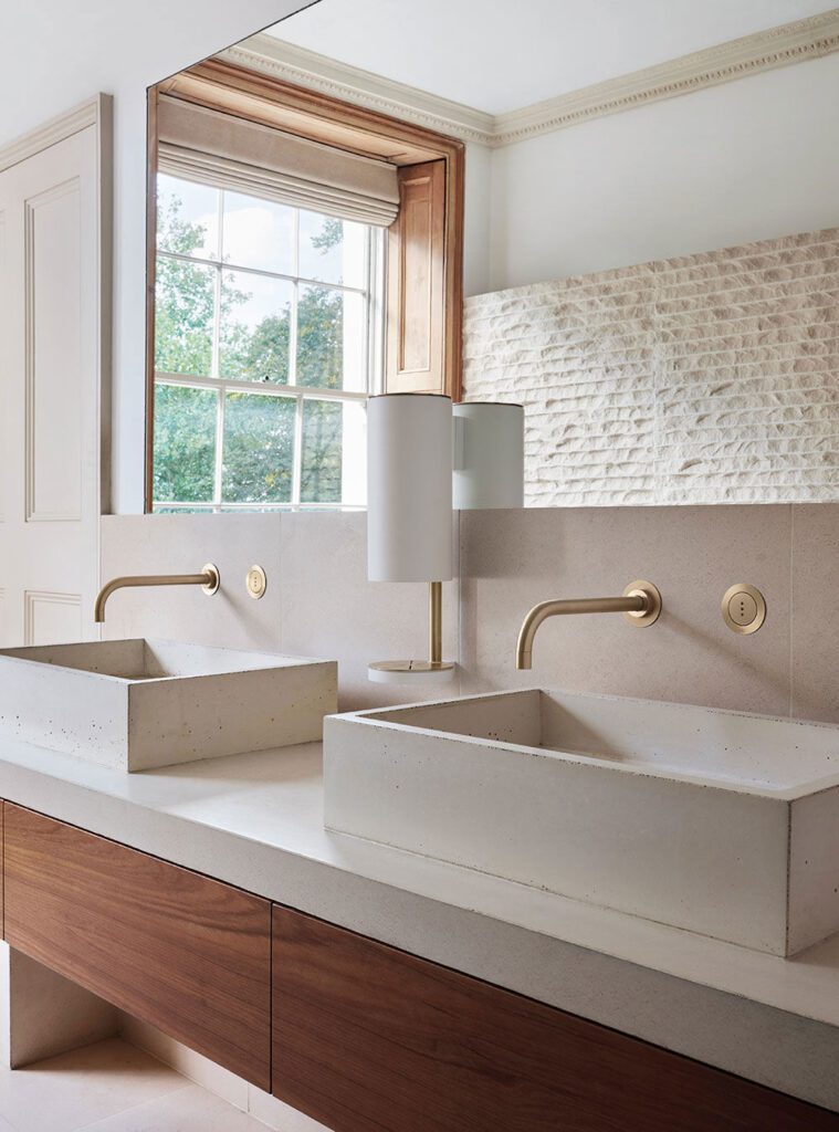 4821 Hands-Free Basin Tap With Sensor
