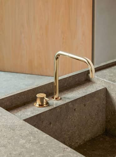 590 One Handle Table Mounted Mixer
