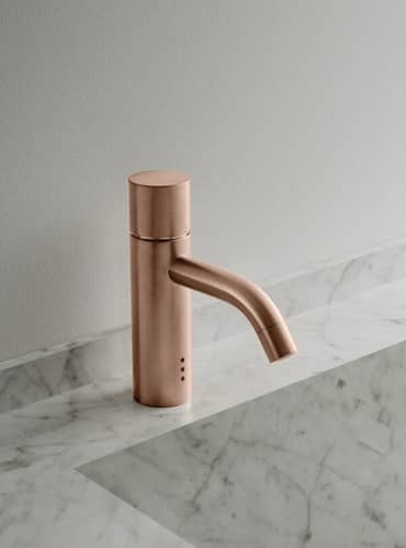 RB1E Hands-Free Pillar Tap With On / Off Sensor