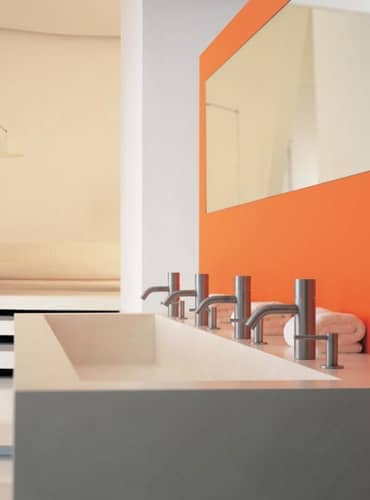 RB1EN Hands-Free Pillar Tap With On / Off Sensor
