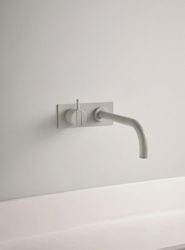 122 One Handle Built-In Mixer Lever On Left