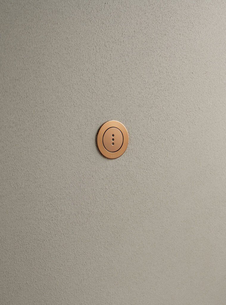 RS82E Round Electronic Cistern Flush