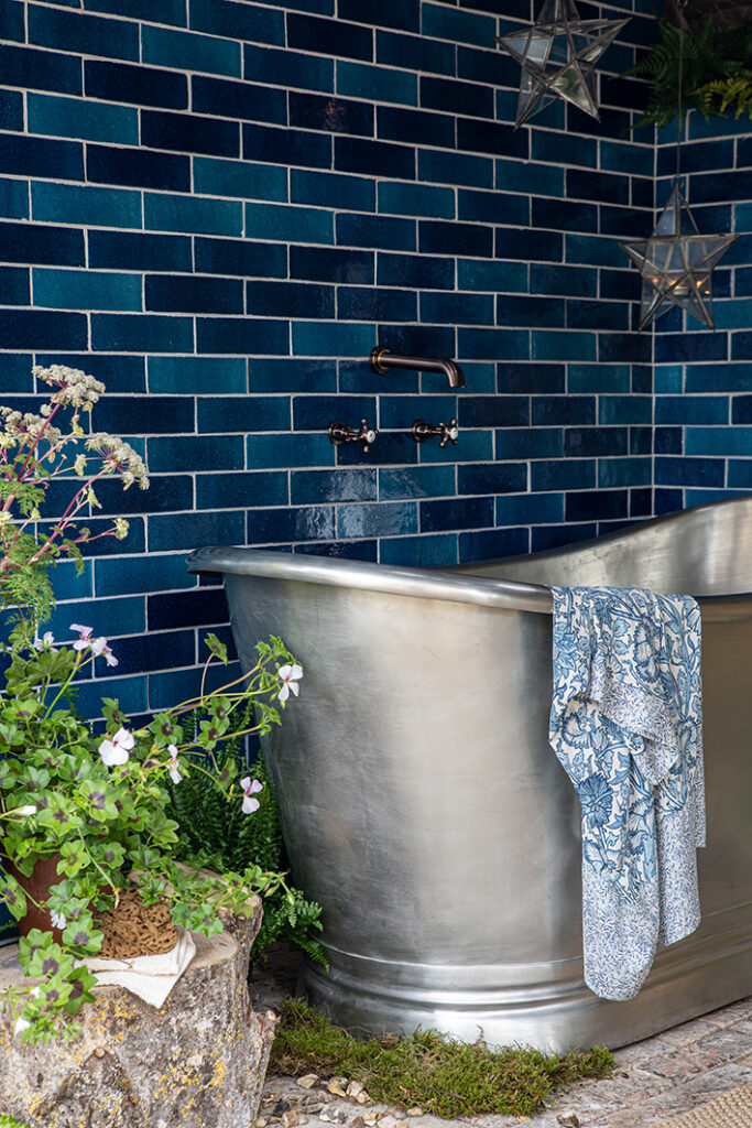 Tin Boat Bath - Image 3