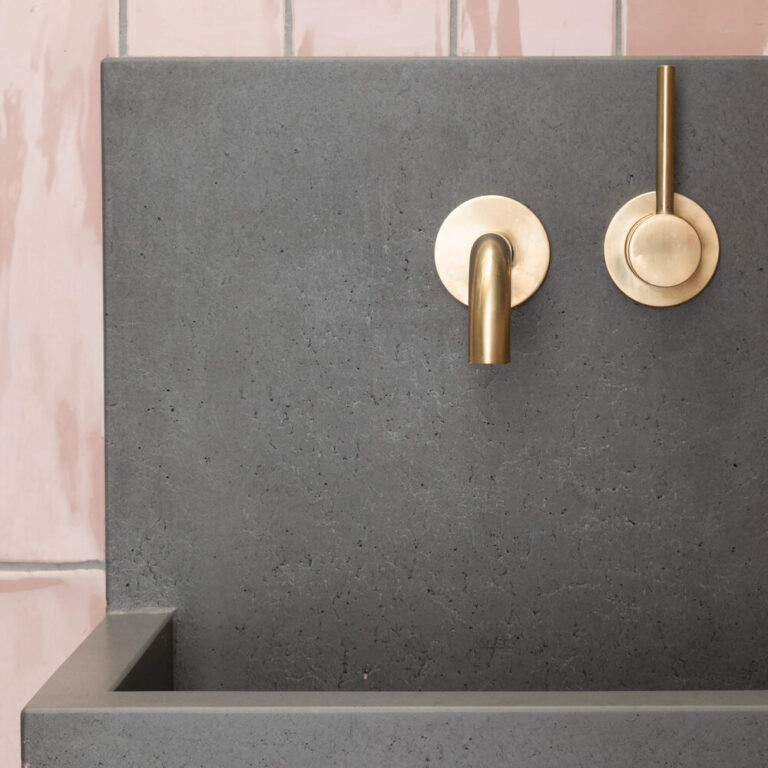 Kern Mini Basin With Splashback - Image 4